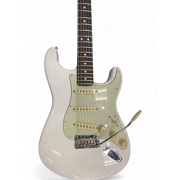 Used Fender PLAYER II STRATOCASTER Polar White Solid Body Electric Guitar