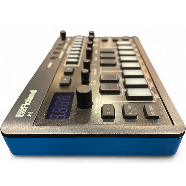 Used Roland AIRA J-6 Chord Synthesizer Synthesizer
