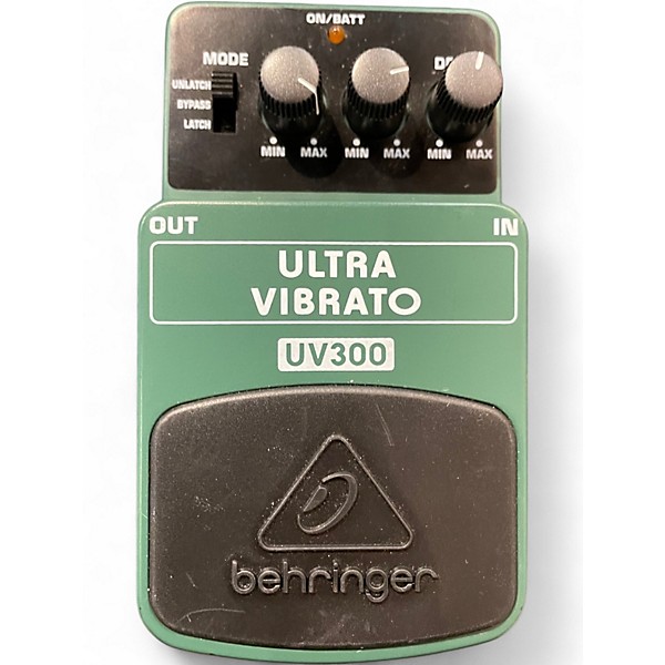 Used Behringer CS400 Compressor Sustainer Effect Pedal