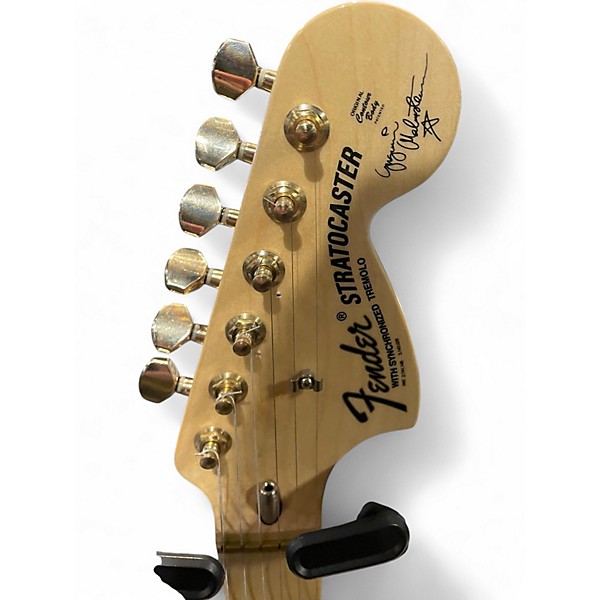 Used Fender Artist Series Yngwie Malmsteen Stratocaster Vintage White Solid Body Electric Guitar