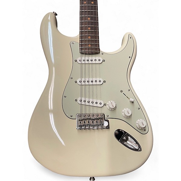 Used Fender Fender American Professional II GT11 Stratocaster Olympic White Solid Body Electric Guitar