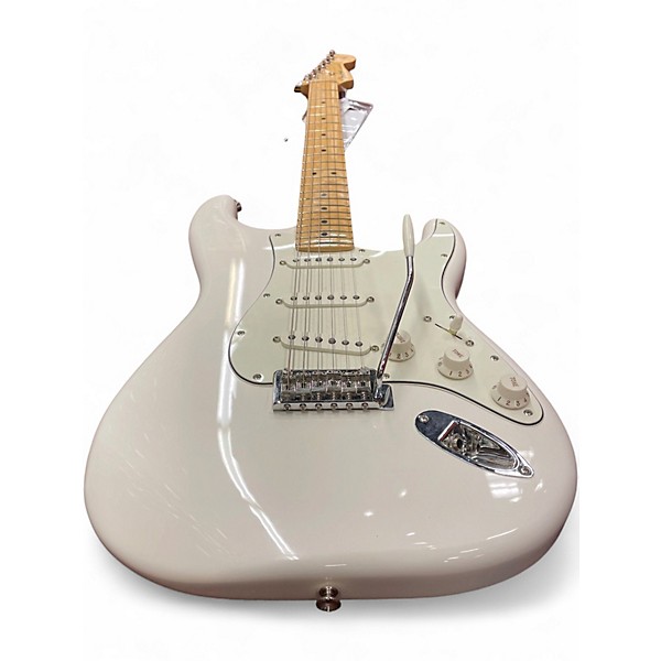Used 2023 Fender Player Stratocaster Polar White Solid Body Electric Guitar