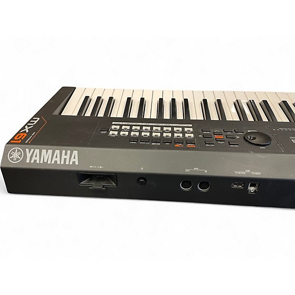 Used Yamaha MX61 61 Key Keyboard Workstation