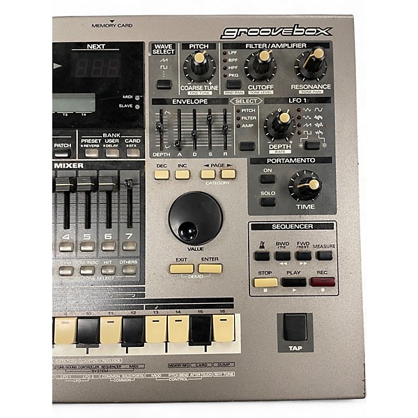 Used Roland MC-505 GROOVEBOX Production Controller