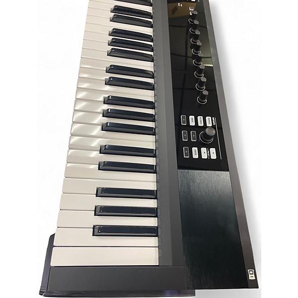 Used Native Instruments Komplete Kontrol S49 MK2 MIDI Controller