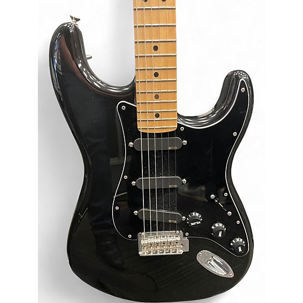 Used 2022 Fender Player Stratocaster Black Solid Body Electric Guitar