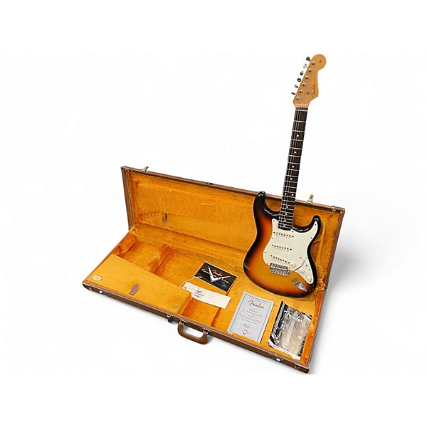 Used 2006 Fender 1960 Stratocaster Closet Classic 3 Color Sunburst Solid Body Electric Guitar