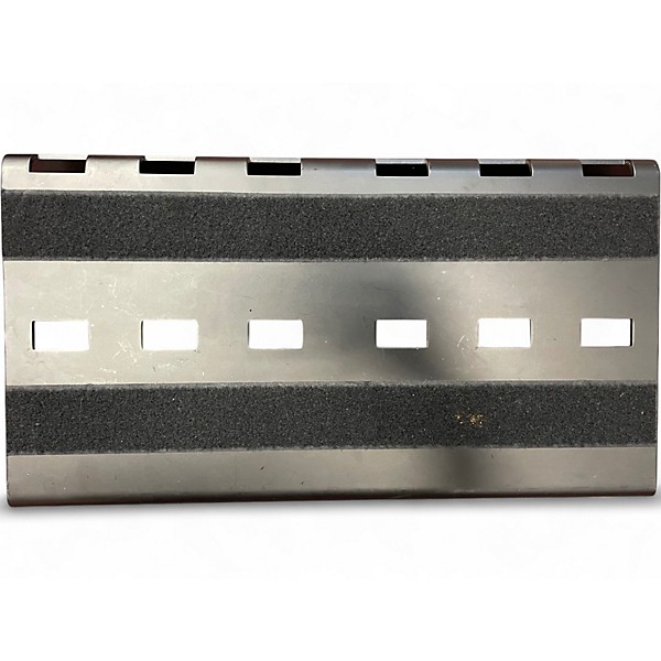 Used On-Stage GPB3000 Pedal Board