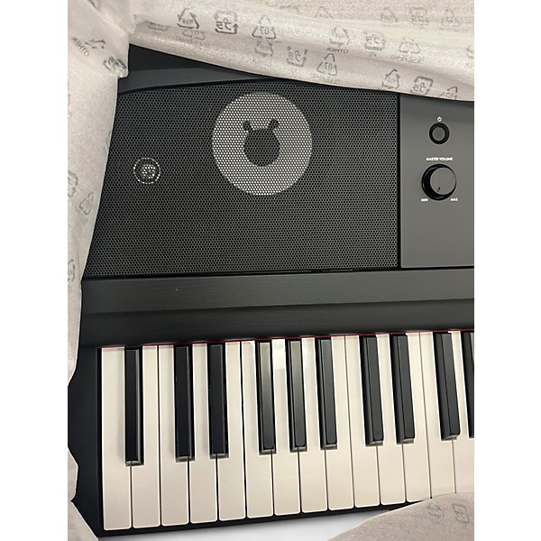Used Yamaha DGX670B  Keyboard Workstation