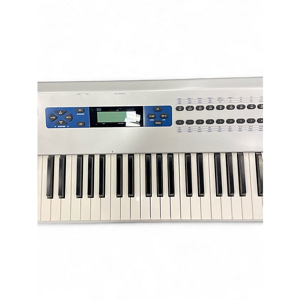 Used Alesis QS8.2 Keyboard Workstation