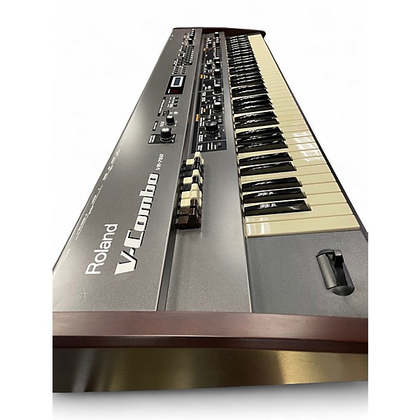 Used Roland VR760 Organ