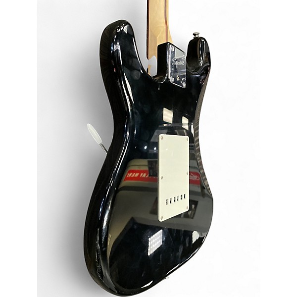 Used 2010s Squier Affinity Stratocaster Black  Solid Body Electric Guitar