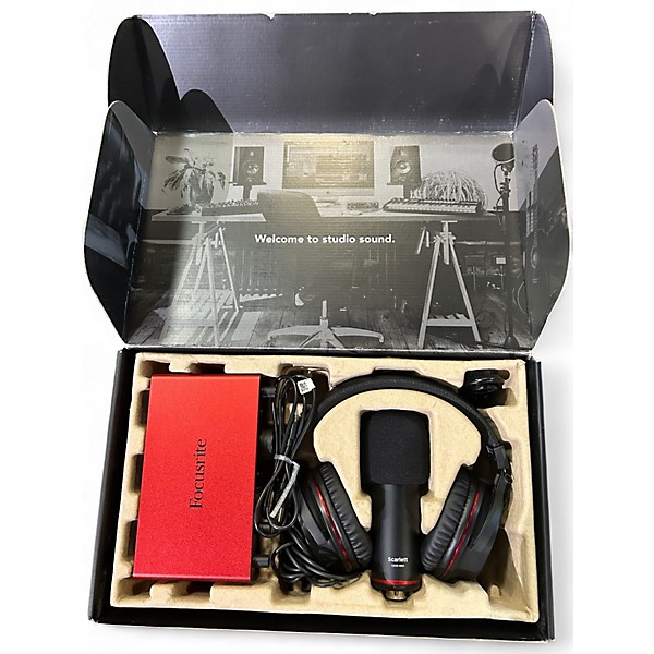 Used Focusrite 2i2 studio bundle  Audio Interface