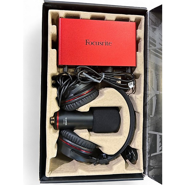 Used Focusrite 2i2 studio bundle  Audio Interface