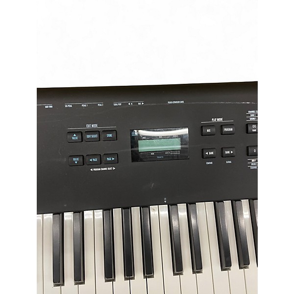 Used Alesis QS8 Keyboard Workstation