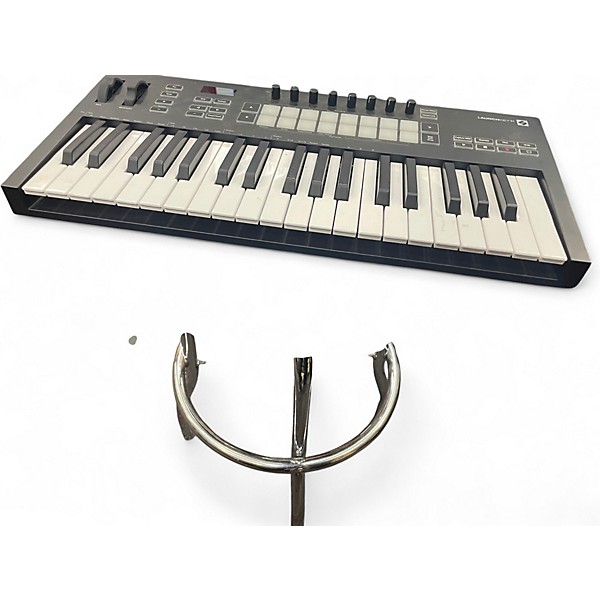Used Novation LAUNCHKEY 37 KEY Keyboard Workstation