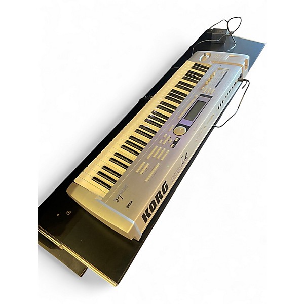 Used KORG Triton Le 61 Key Keyboard Workstation