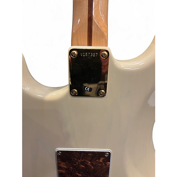 Used Fender 1957 American Vintage Stratocaster Antique White Solid Body Electric Guitar