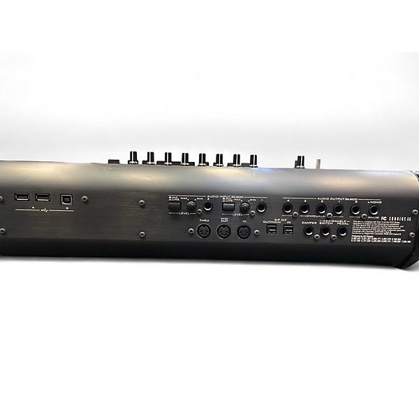 Used KORG KRONOS 61 Key Keyboard Workstation