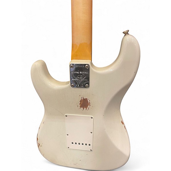 Used 2024 Fender Limited-Edition '67 Stratocaster HSS Journeyman Relic Aged Vintage White Solid Body Electric Guitar