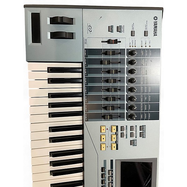 Used Yamaha Motif XS6 61 Key Keyboard Workstation