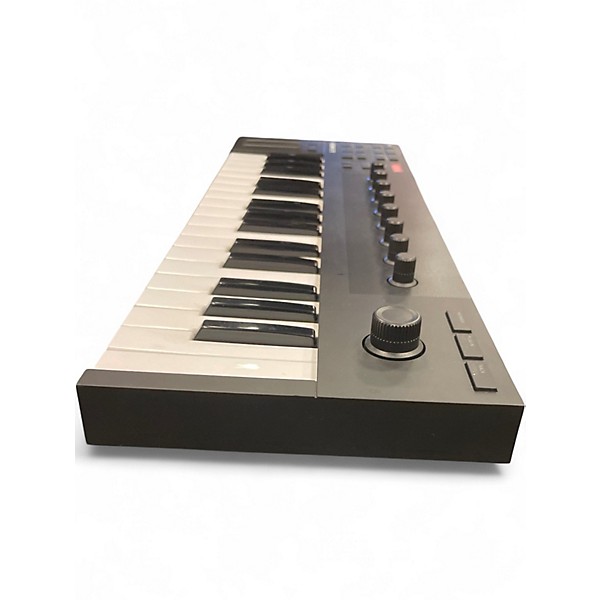 Used Native Instruments KOMPLETE M32 MIDI Controller