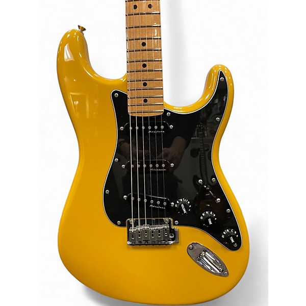 Used 2025 Fender PLAYER II MODIFIED STRATOCASTER SUNSHINE YELLOW Solid Body Electric Guitar