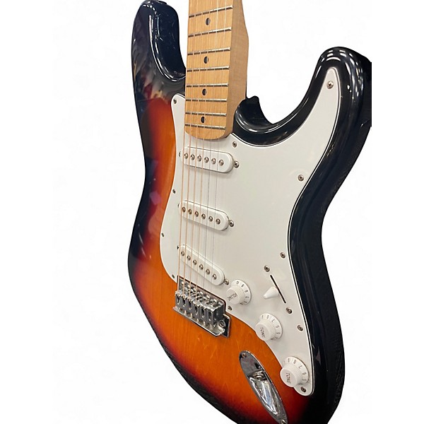 Used Starcaster by Fender Stratocaster 2 Tone Sunburst Solid Body Electric Guitar