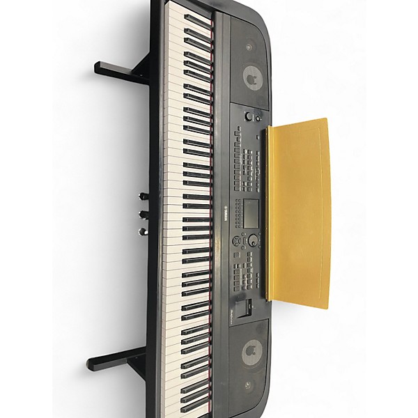 Used Yamaha DGX670 Digital Piano