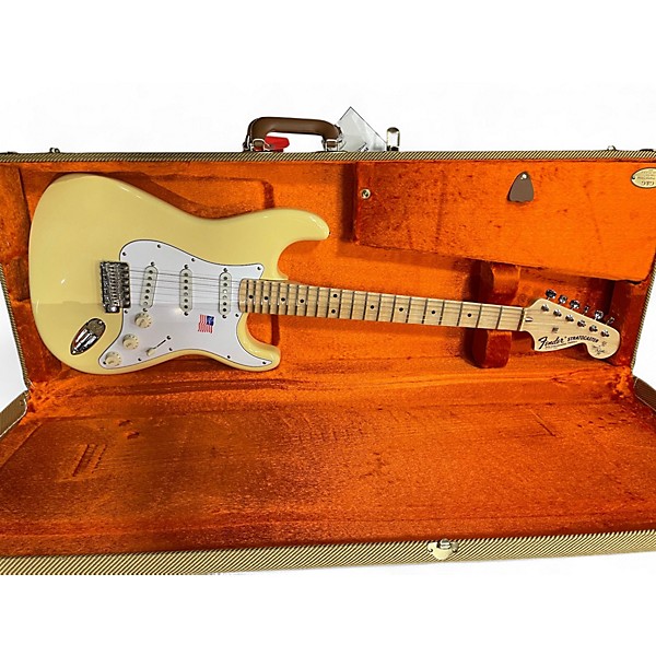Used Fender Artist Series Yngwie Malmsteen Stratocaster WHITE Solid Body Electric Guitar
