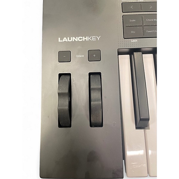 Used Novation Launchkey 25 Key MK4 Keyboard Workstation