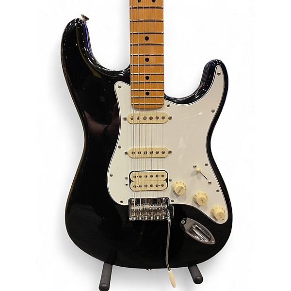 Used Fender PLAYER II STRATOCASTER HSS Black Solid Body Electric Guitar
