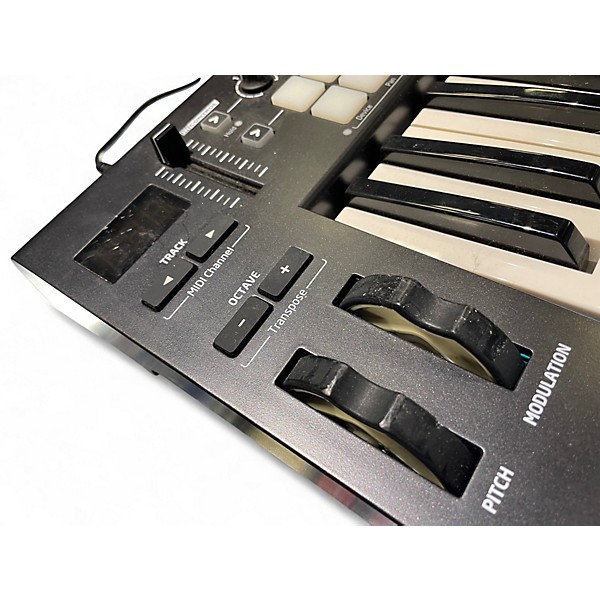 Used Novation Launchkey 25 Key MIDI Controller