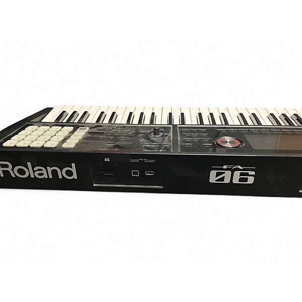 Used Roland FA 06 Keyboard Workstation