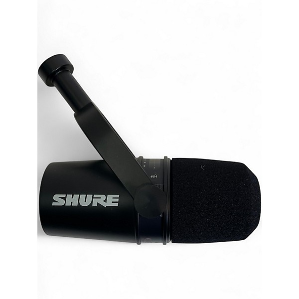 Used Shure MV7 Dynamic Microphone