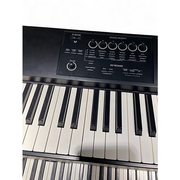Used Roland FA08 Keyboard Workstation