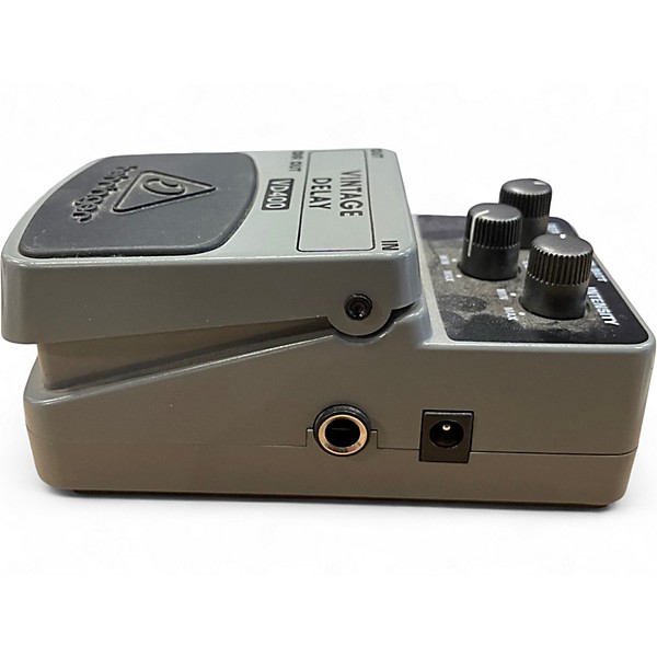 Used Behringer VD400 Vintage Delay Effect Pedal