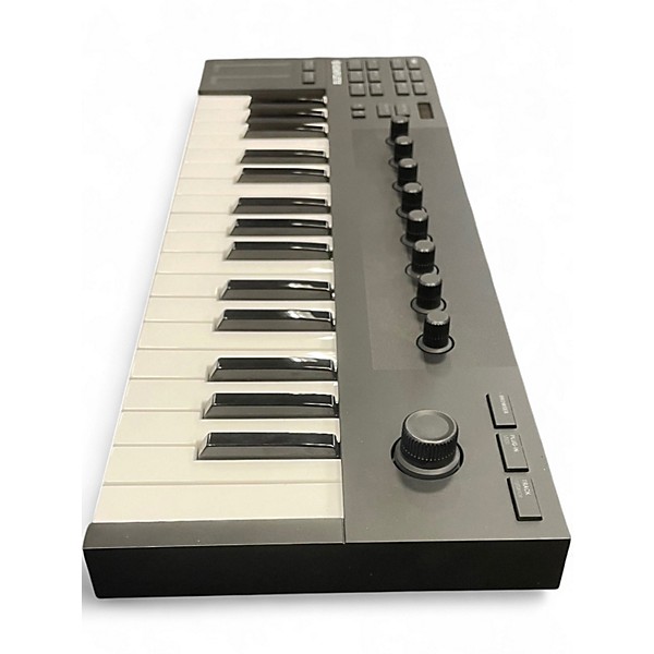Used Native Instruments KONTROL M32 MIDI Controller