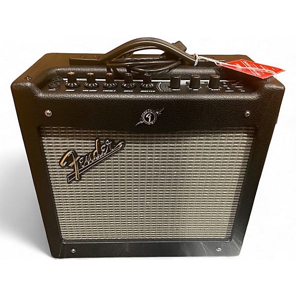 Used Fender mustang v2 Guitar Combo Amp