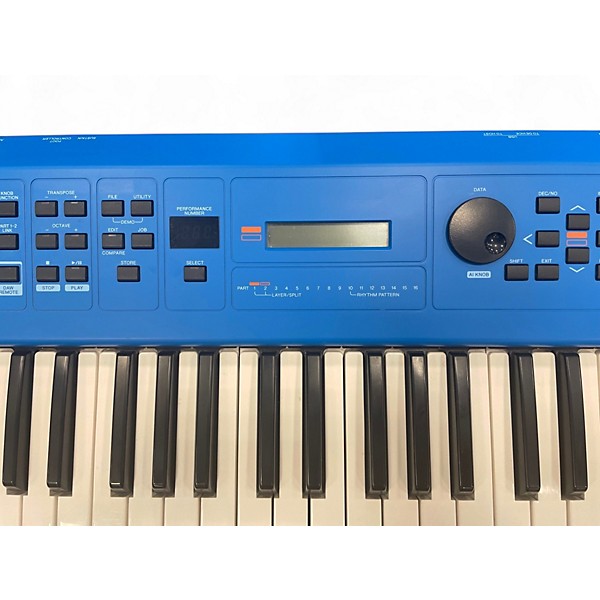 Used Yamaha MX61 61 Key Keyboard Workstation