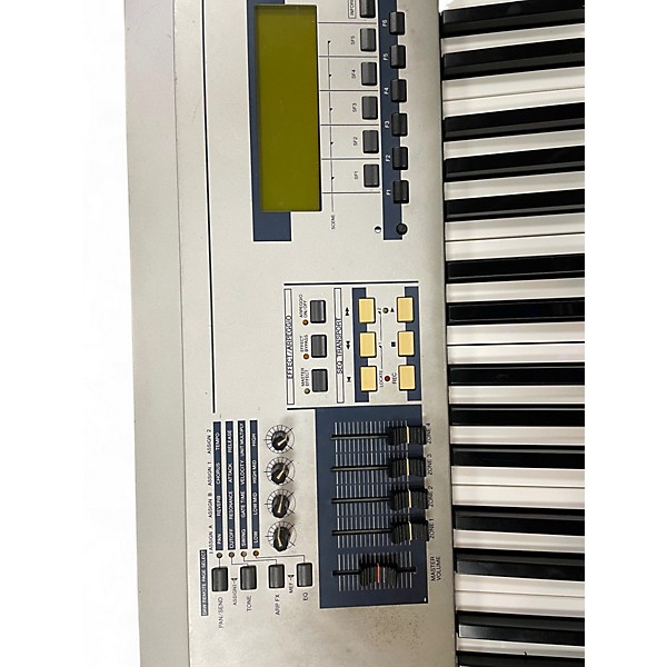 Used Yamaha MO8 88 Key Keyboard Workstation
