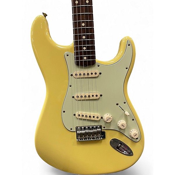 Used 2015 Fender Classic Player '60s Stratocaster Canary Diamond Solid Body Electric Guitar