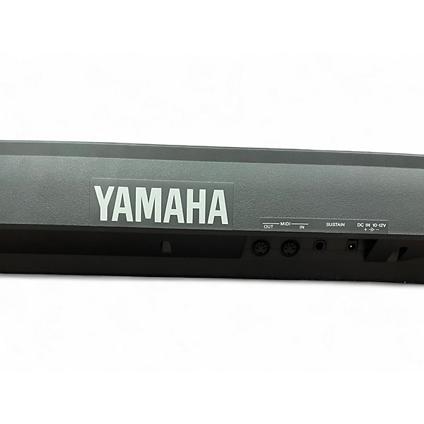 Used Yamaha PSR320 61 Key Portable Keyboard