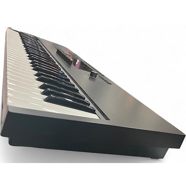 Used Native Instruments Komplete Kontrol S61 Mk3 MIDI Controller