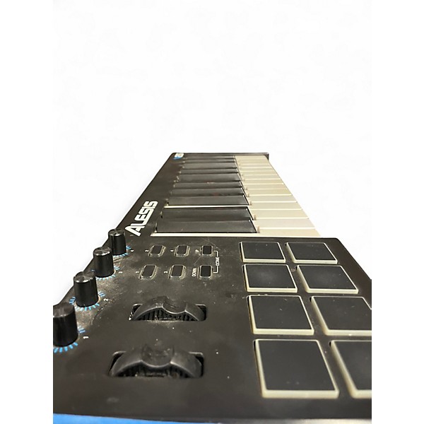 Used Alesis V25 25 Key MIDI Controller