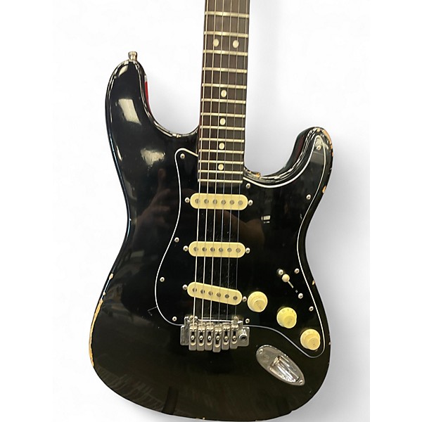 Used Fender Deluxe Stratocaster Black Solid Body Electric Guitar