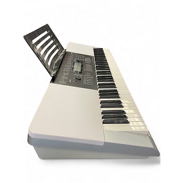 Used Casio WK220 Portable Keyboard