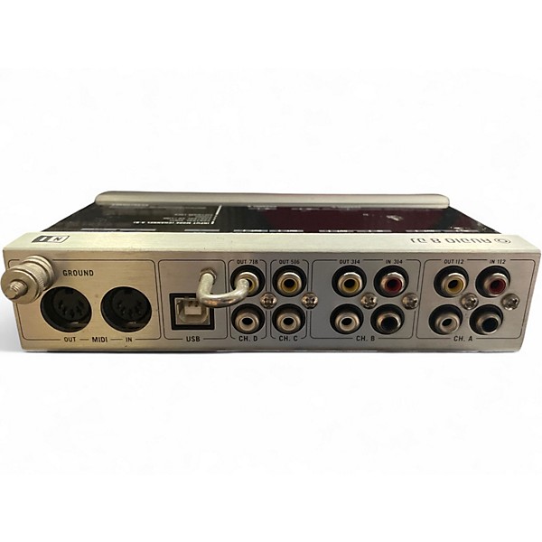 Used Native Instruments audio 8 DJ Audio Interface