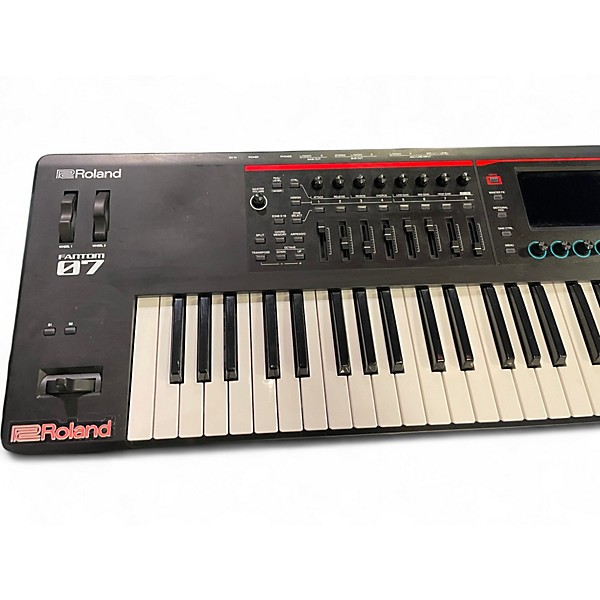 Used Roland Fantom 07 Keyboard Workstation