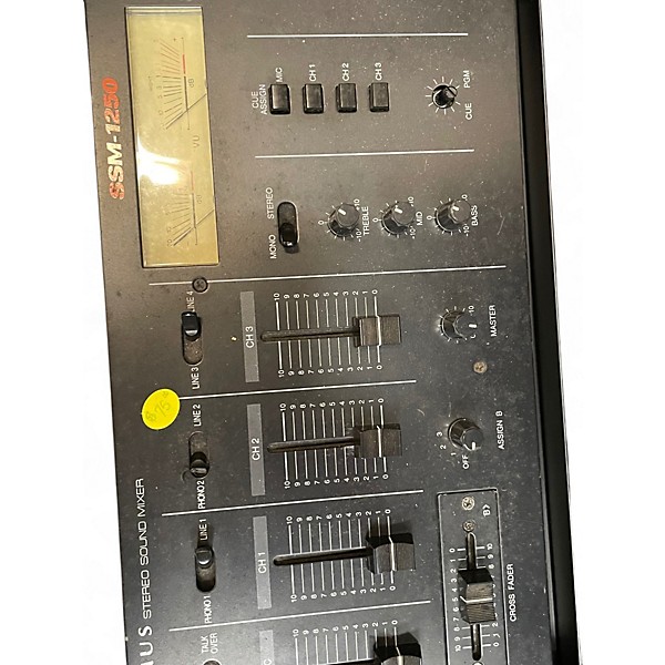 Used Optimus SSM1250 Powered Mixer